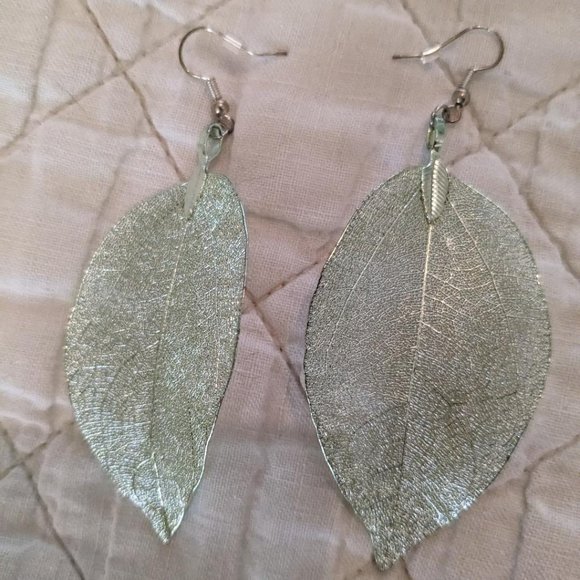 Translucent Green Leaf Drop Earrings - Picture 1 of 2